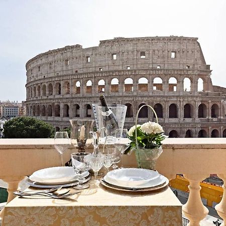 Jacuzzi In Front Of The Colosseum Apartment Rome Exterior photo